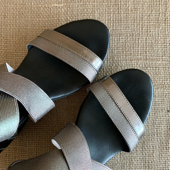CHARLES by CHARLES DAVID Wedge Sandals Silver 8 - Picture 6 of 10